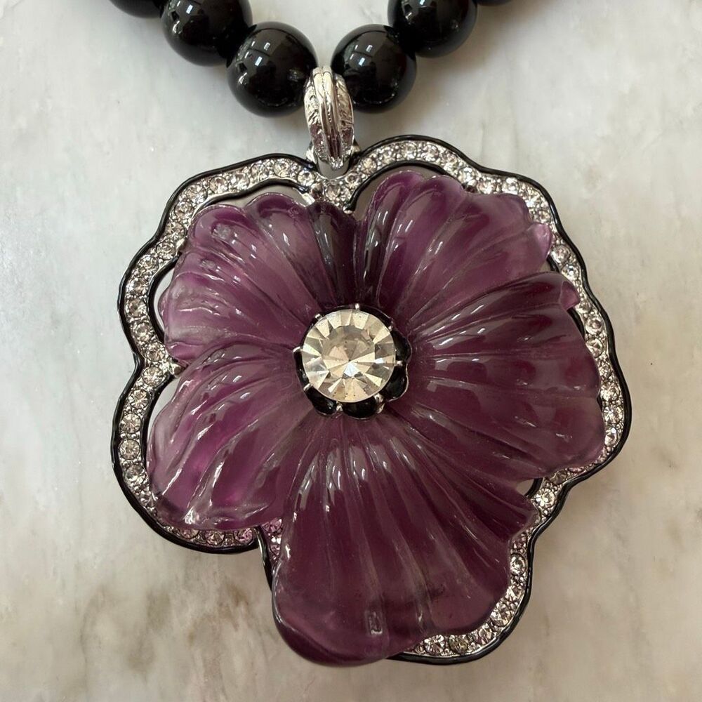 Kenneth Jay Lane vintage Floral Pendant Necklace Signed Black Beads purple - Picture 11 of 11